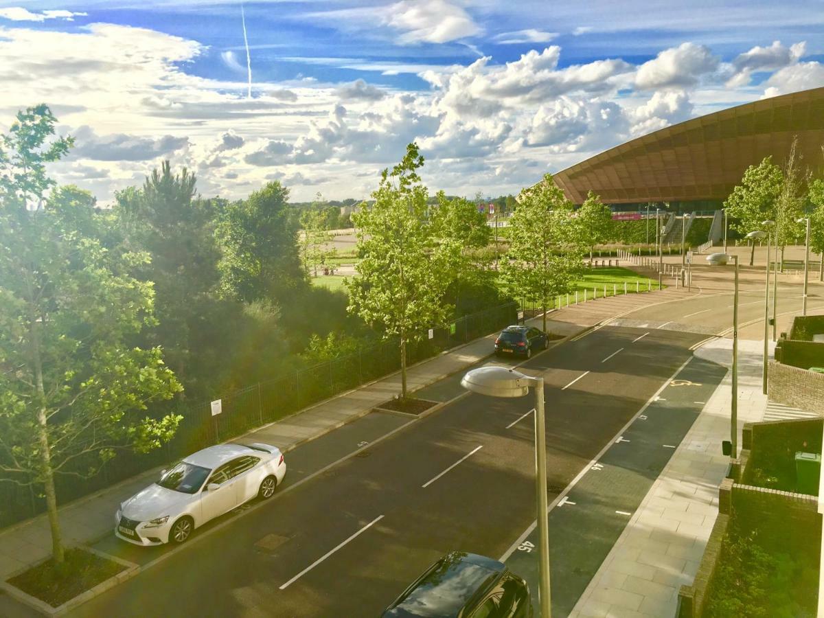 2-Bedrooms Modern Apartment Next To Velodrome, Lounge, Balcony, Parking, Abba London Exterior photo