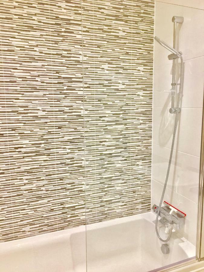 2-Bedrooms Modern Apartment Next To Velodrome, Lounge, Balcony, Parking, Abba London Exterior photo